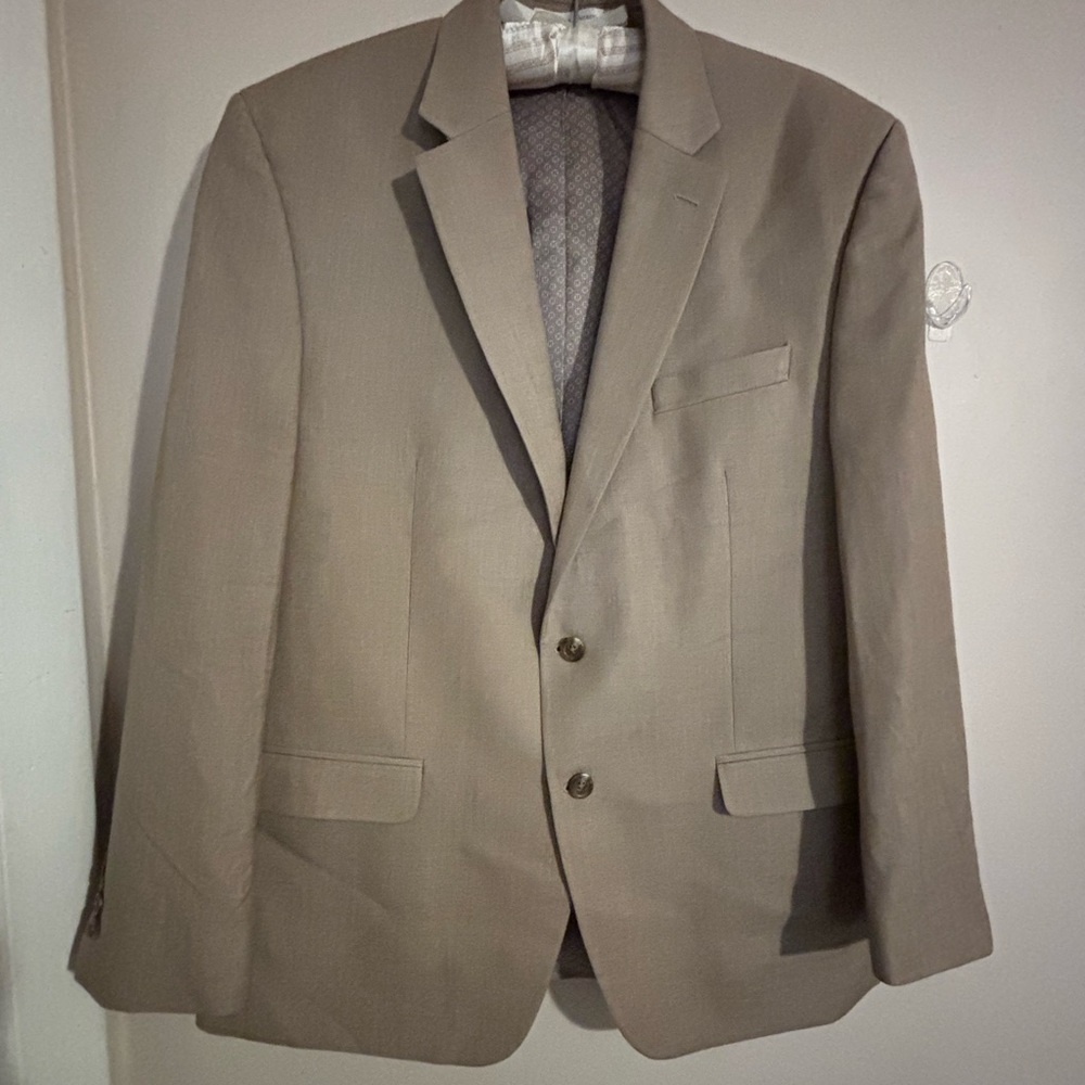 Chaps Men's Beige Blazer size 44R